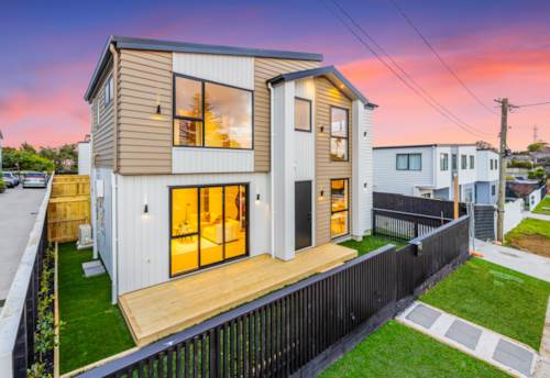 Mt Wellington, Road-Frontage 3-Bed Home – 4 Mins to Sylvia Park, Property ID: 920059 | Barfoot & Thompson