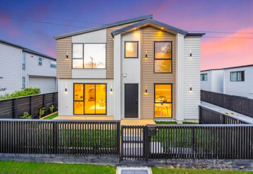 Mt Wellington, Road-Frontage 3-Bed Home – 4 Mins to Sylvia Park, Property ID: 920059 | Barfoot & Thompson