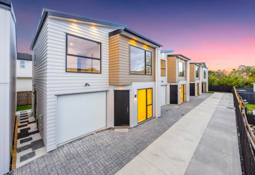 Mt Wellington, Road-Frontage 3-Bed Home – 4 Mins to Sylvia Park, Property ID: 920059 | Barfoot & Thompson