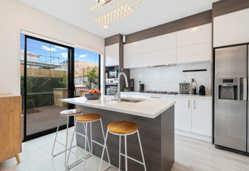 Papatoetoe, Modern Living in a Prime Location, Property ID: 919913 | Barfoot & Thompson