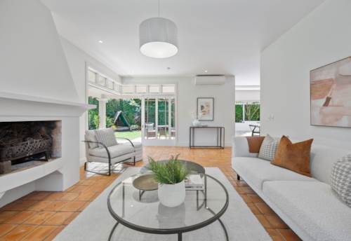 Devonport, Large and Majestic in Cheltenham with Beach Access, Property ID: 920192 | Barfoot & Thompson