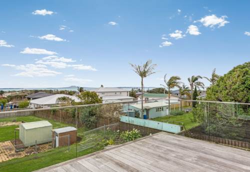 Beachlands, Seventh View Family Living, Property ID: 11021268 | Barfoot & Thompson