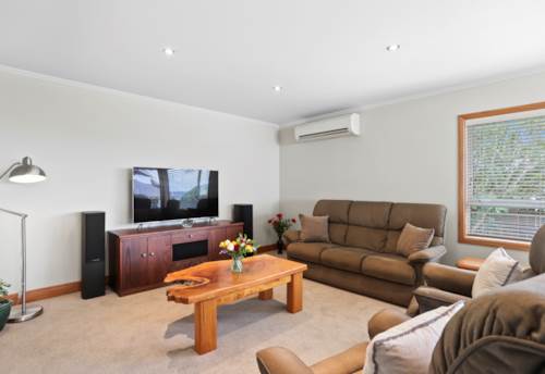 West Harbour, Simply The Best!, Property ID: 921121 | Barfoot & Thompson