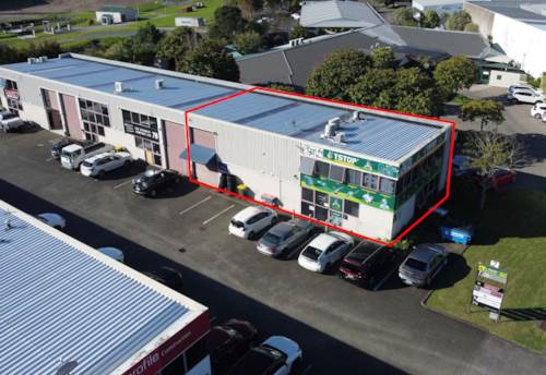 Unit A/7 Vega Place, Mairangi Bay - commercial property for sale {1 of 5}