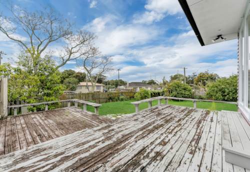 Papatoetoe, Investment Opportunity with Massive Land!, Property ID: 921483 | Barfoot & Thompson