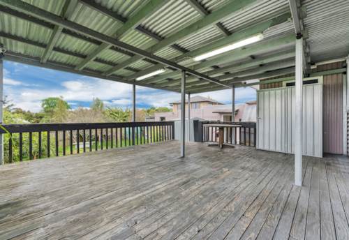 Papatoetoe, Investment Opportunity with Massive Land!, Property ID: 921483 | Barfoot & Thompson