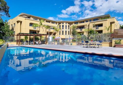 Browns Bay, Stylish Ground Floor Apartment Heart of Browns Bay, Property ID: 921165 | Barfoot & Thompson