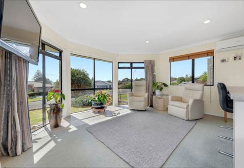 Maraetai, 4 BEDROOM - 2 BATHROOM - SINGLE LEVEL - GARAGE, Property ID: 11021513 | Barfoot & Thompson