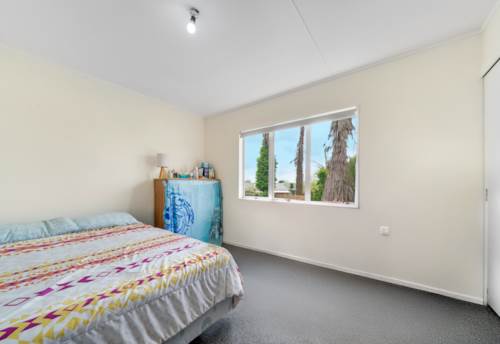 Clover Park, 855m² Freehold Hidden Gem in Clover Park , Property ID: 921650 | Barfoot & Thompson