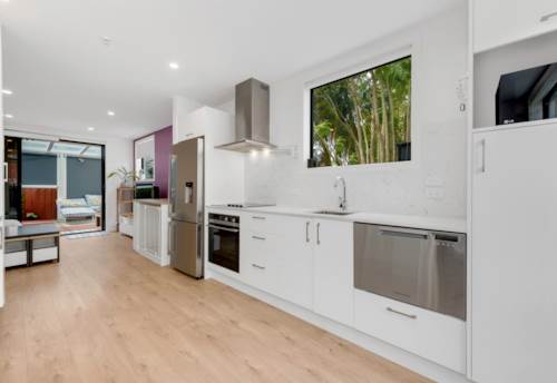 Mt Wellington, Newly Stylish 2-Bedroom Apartment with Ensuite & Parking , Property ID: 11021542 | Barfoot & Thompson