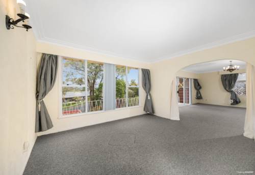 Mt Roskill, Solid Brick Family Home - 739 m²(MOL) Freehold, Property ID: 922009 | Barfoot & Thompson