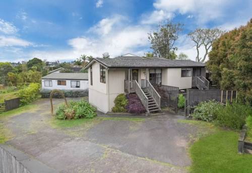 Howick, Prime Development & Investment Opportunity, Property ID: 921785 | Barfoot & Thompson