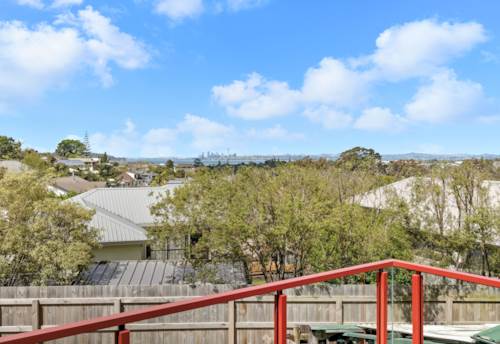 West Harbour, Family Haven with City & Harbour Views!, Property ID: 921935 | Barfoot & Thompson