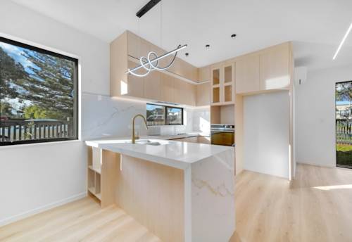 Mangere, Brand-New | Road-Facing | Move-In Ready!, Property ID: 922507 | Barfoot & Thompson