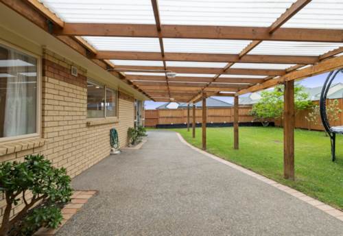 Golflands, BRICK AND TILE BEAUTY IN TOP LOCATION, Property ID: 922560 | Barfoot & Thompson