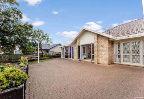 West Harbour, Spacious Family Haven, Property ID: 921837 | Barfoot & Thompson