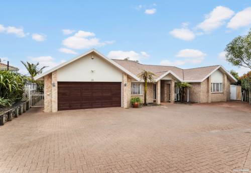 West Harbour, Spacious Family Haven, Property ID: 921837 | Barfoot & Thompson