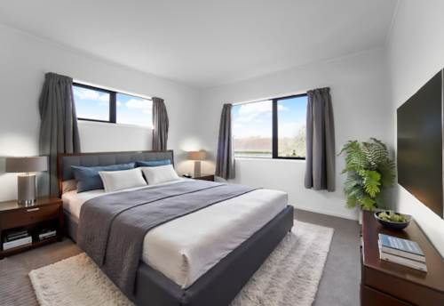 West Harbour, Home and Income with Subdivision Potential, Property ID: 922592 | Barfoot & Thompson