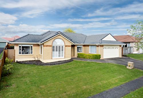 Golflands, BRICK AND TILE BEAUTY IN TOP LOCATION, Property ID: 922560 | Barfoot & Thompson