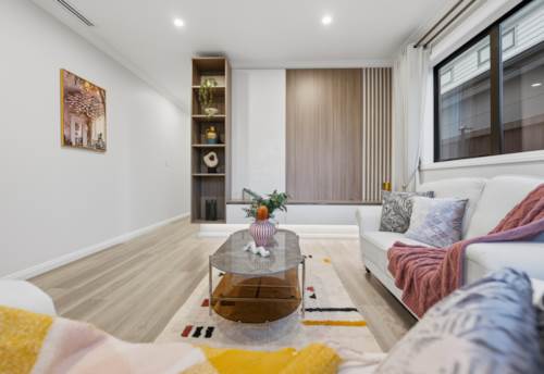 Flat Bush, Developers home, Affordable + granny + school zone, Property ID: 923248 | Barfoot & Thompson