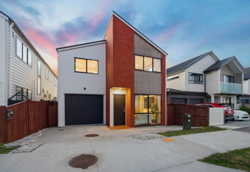 Flat Bush, Developers home, Affordable + granny + school zone, Property ID: 923248 | Barfoot & Thompson