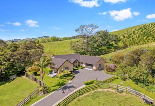 Clevedon, Rural Retreat by the Sea, Property ID: 923212 | Barfoot & Thompson