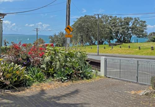 Narrow Neck, Beautiful Narrow Neck Beach. , Property ID: 11017553 | Barfoot & Thompson