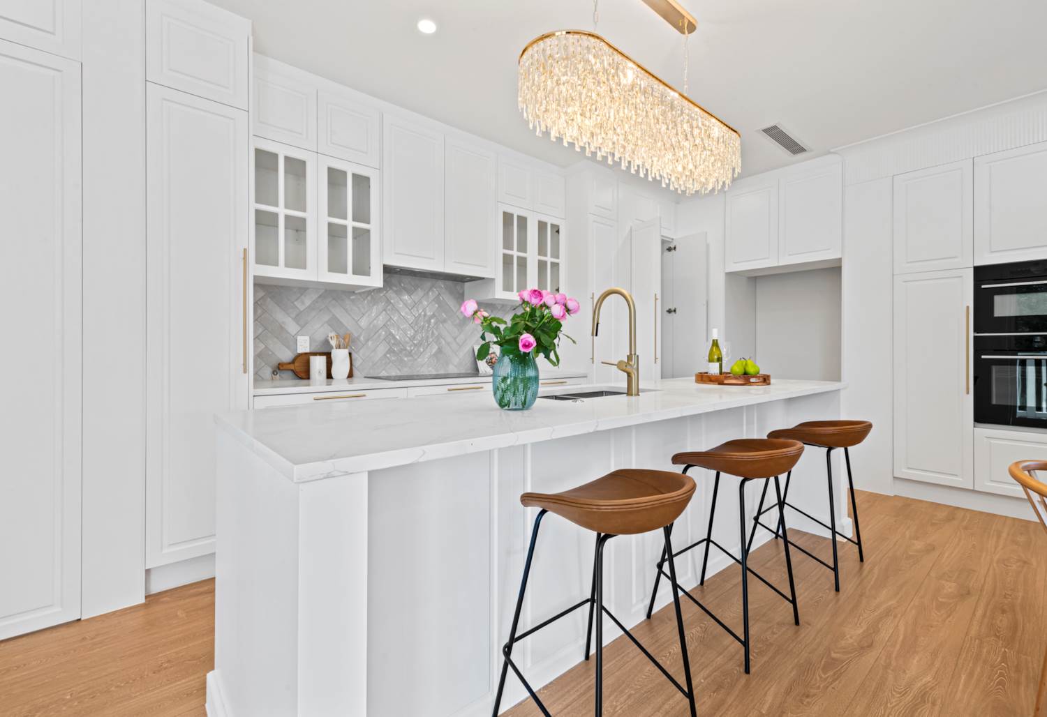 Red Beach, MUST SELL—Elegant Villa-Style Living in Red Beach, Property ID: 923784 | Barfoot & Thompson