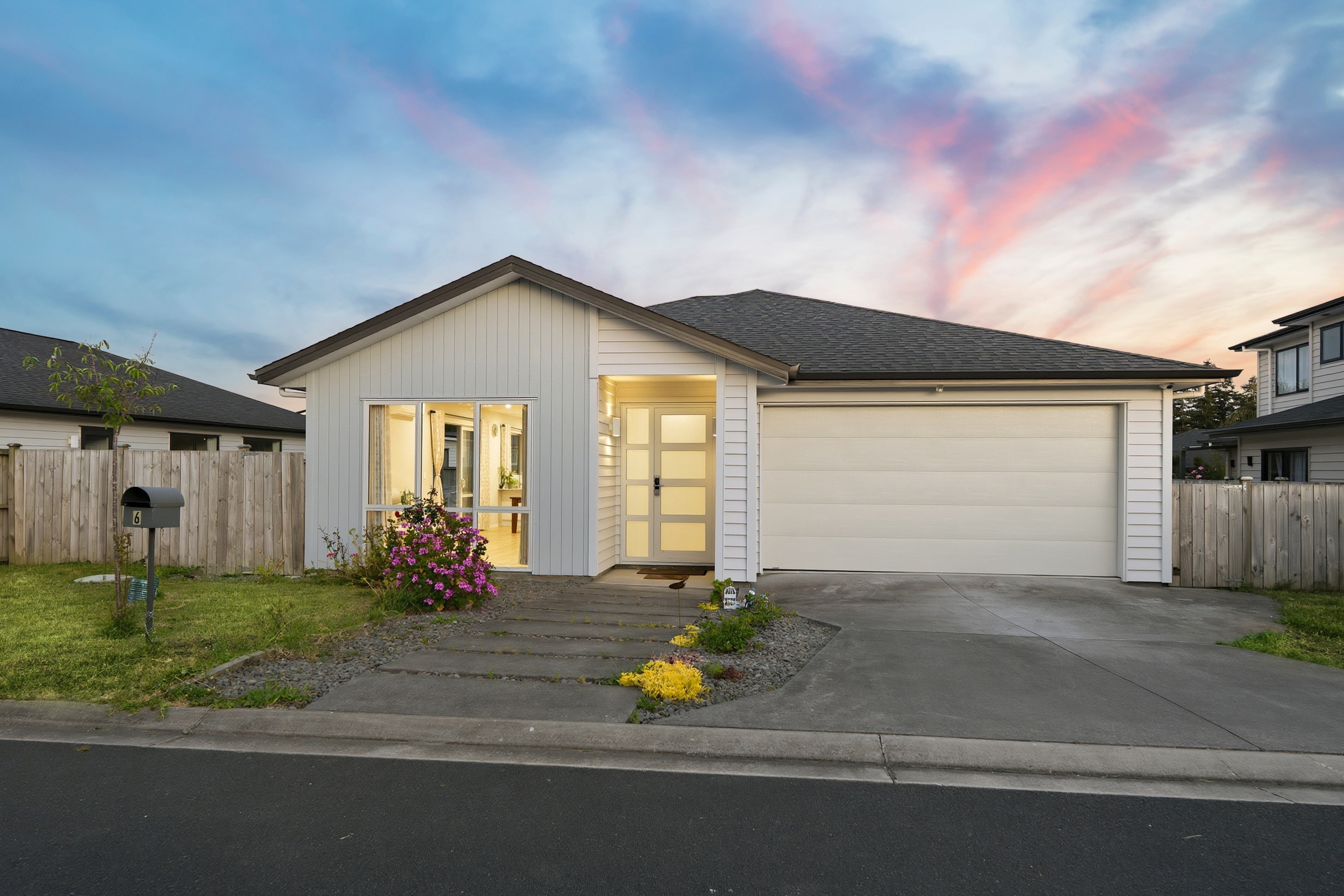 Silverdale, Effortless Single-Level Living in Key Location, Property ID: 923368 | Barfoot & Thompson