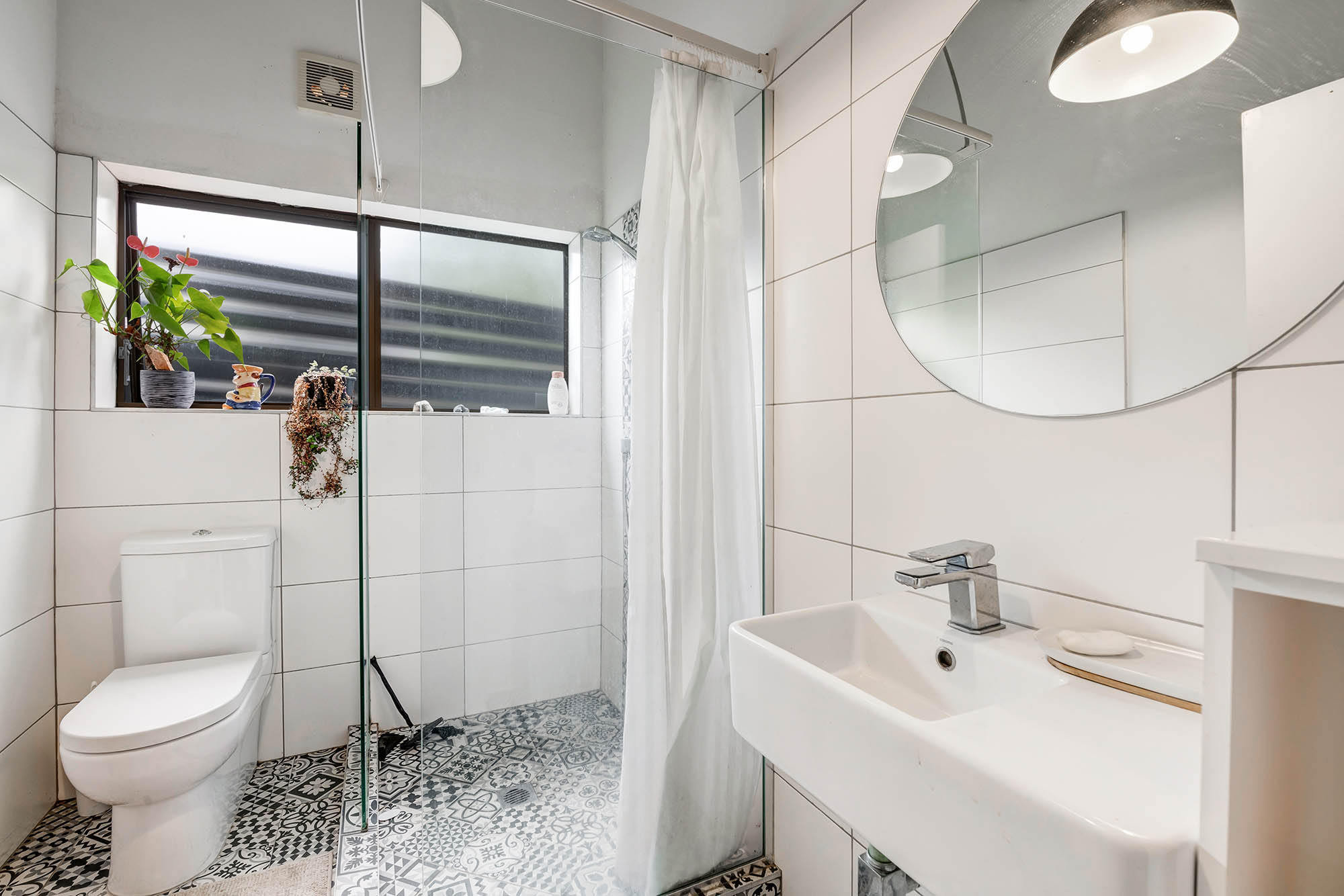 Orewa, Whoppa Opportunity!, Property ID: 923776 | Barfoot & Thompson