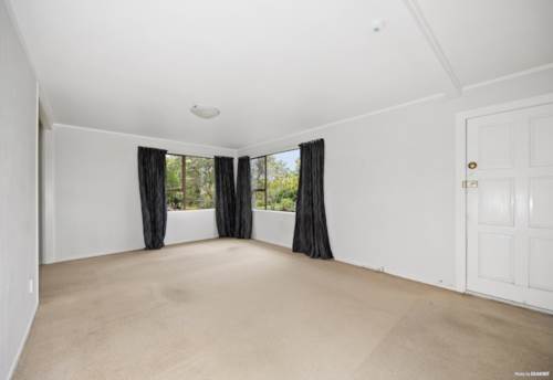 Massey, Honest Opportunity – Tidy Home on a Generous Site, Property ID: 923981 | Barfoot & Thompson