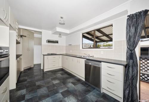 Massey, Honest Opportunity – Tidy Home on a Generous Site, Property ID: 923981 | Barfoot & Thompson