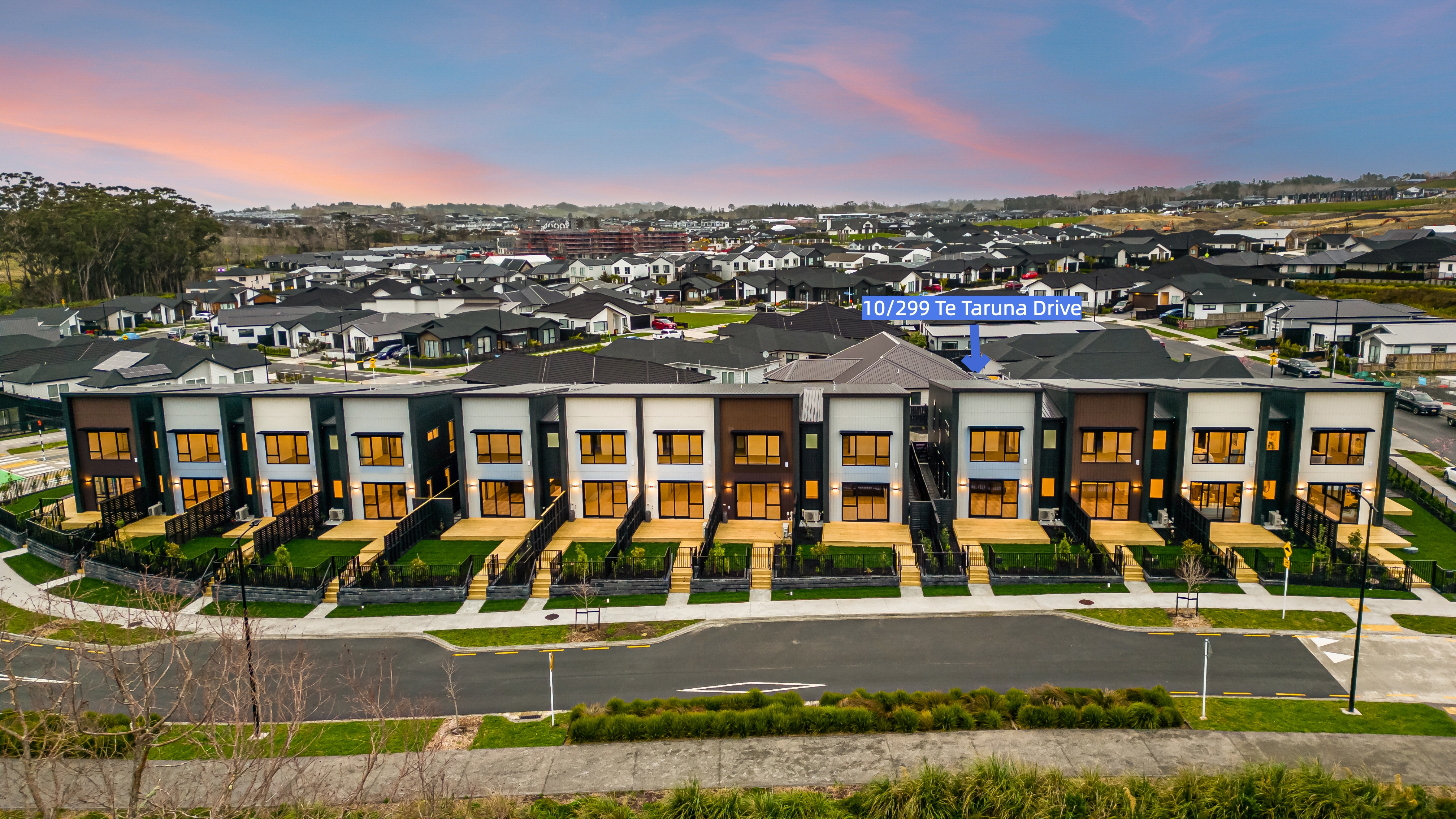 Milldale, Modern Townhouse with Reserve Outlook, Property ID: 923965 | Barfoot & Thompson