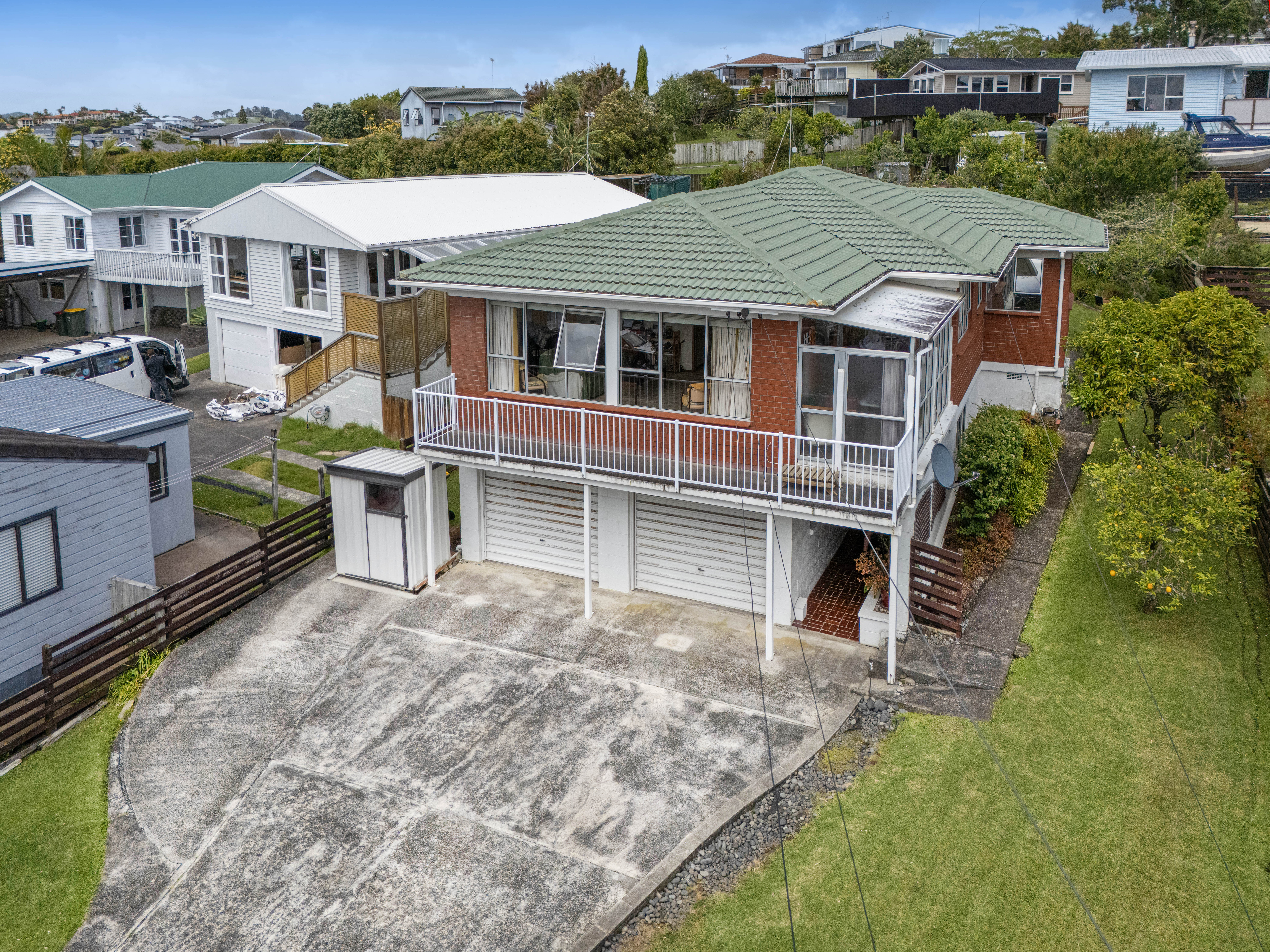 Red Beach, SOLID BONES BIG POTENTIAL!!, Property ID: 924070 | Barfoot & Thompson