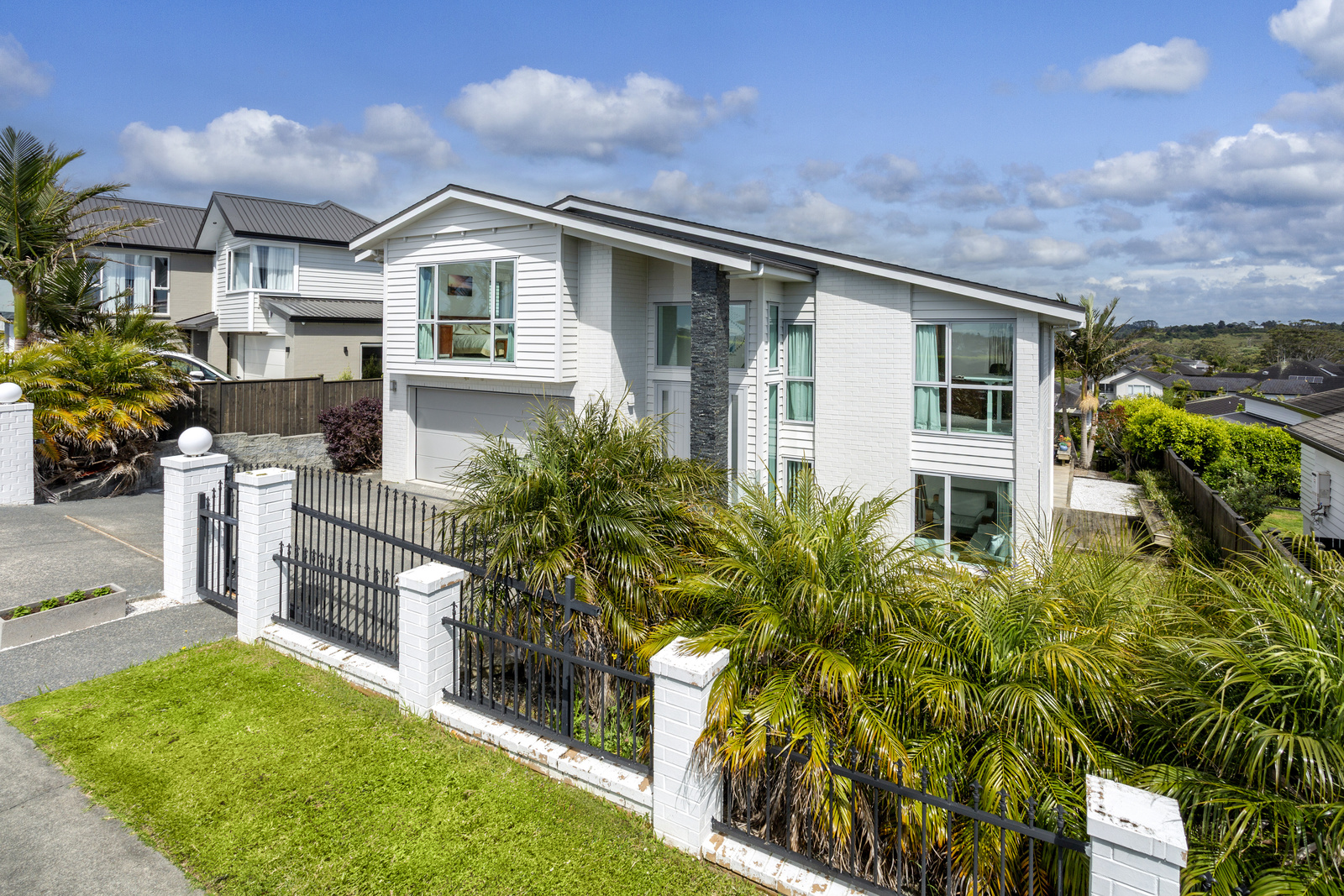 Millwater, Premium 6 Bedroom Home in Prestigious Millwater, Property ID: 923654 | Barfoot & Thompson