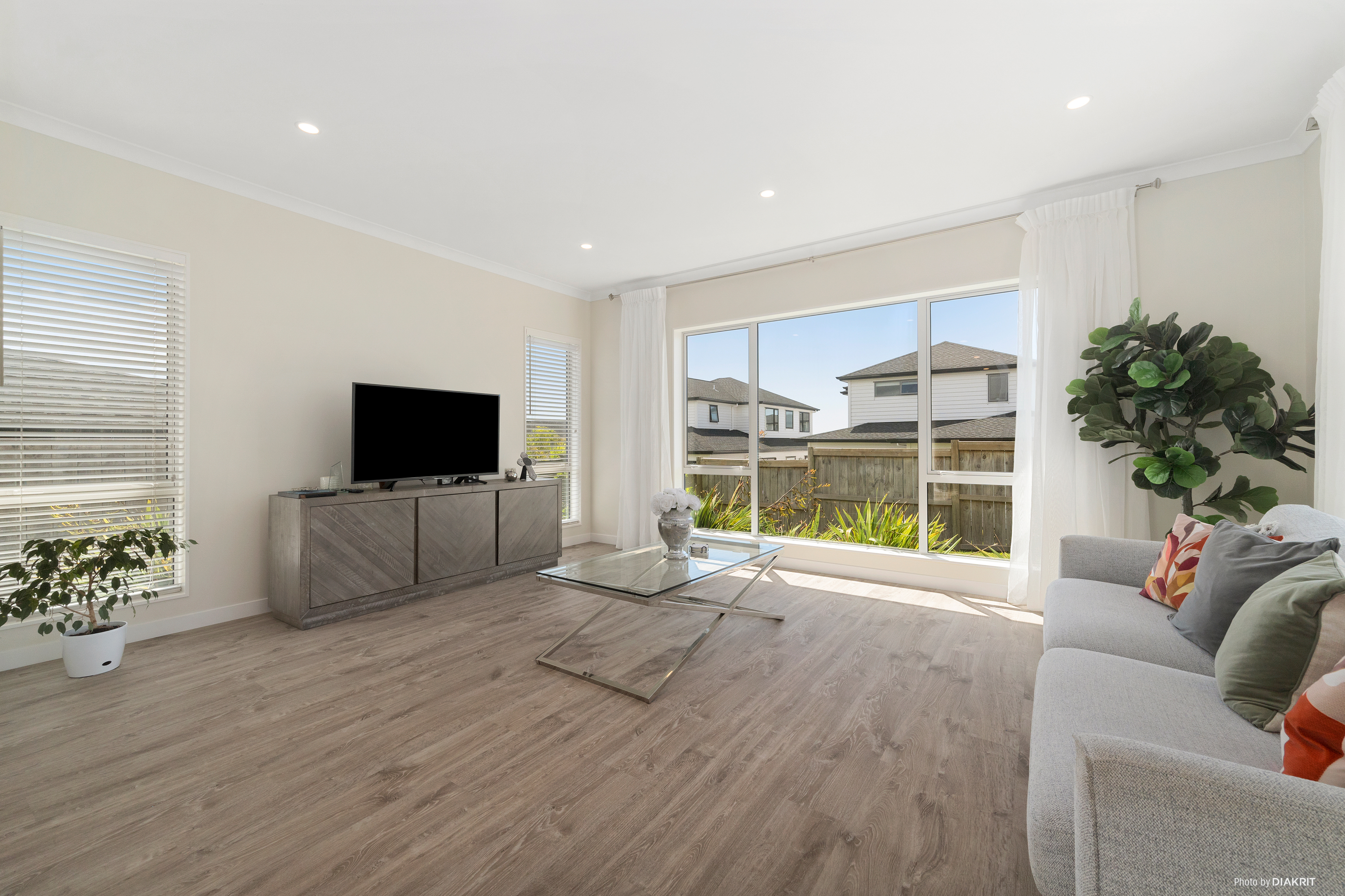 Silverdale, A Massive Coastal Powerhouse Must Be Sold  , Property ID: 924213 | Barfoot & Thompson