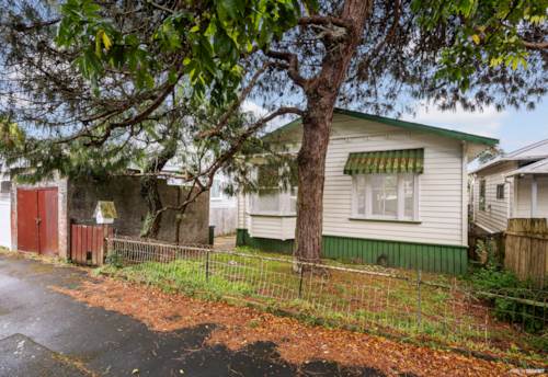 Mt Eden, Exceptional Renovation Opportunity, Property ID: 924325 | Barfoot & Thompson