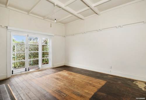 Mt Eden, Exceptional Renovation Opportunity, Property ID: 924325 | Barfoot & Thompson