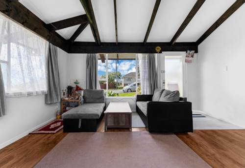 Mt Roskill, Overseas Vendor Motivated to Sell!, Property ID: 924231 | Barfoot & Thompson