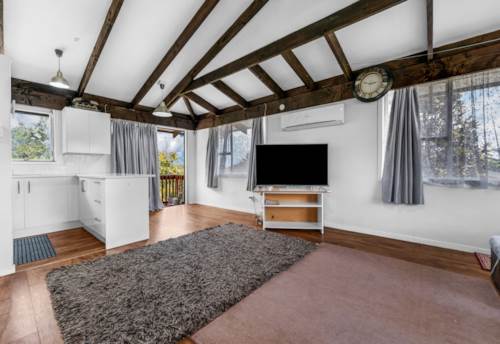 Mt Roskill, Overseas Vendor Motivated to Sell!, Property ID: 924231 | Barfoot & Thompson