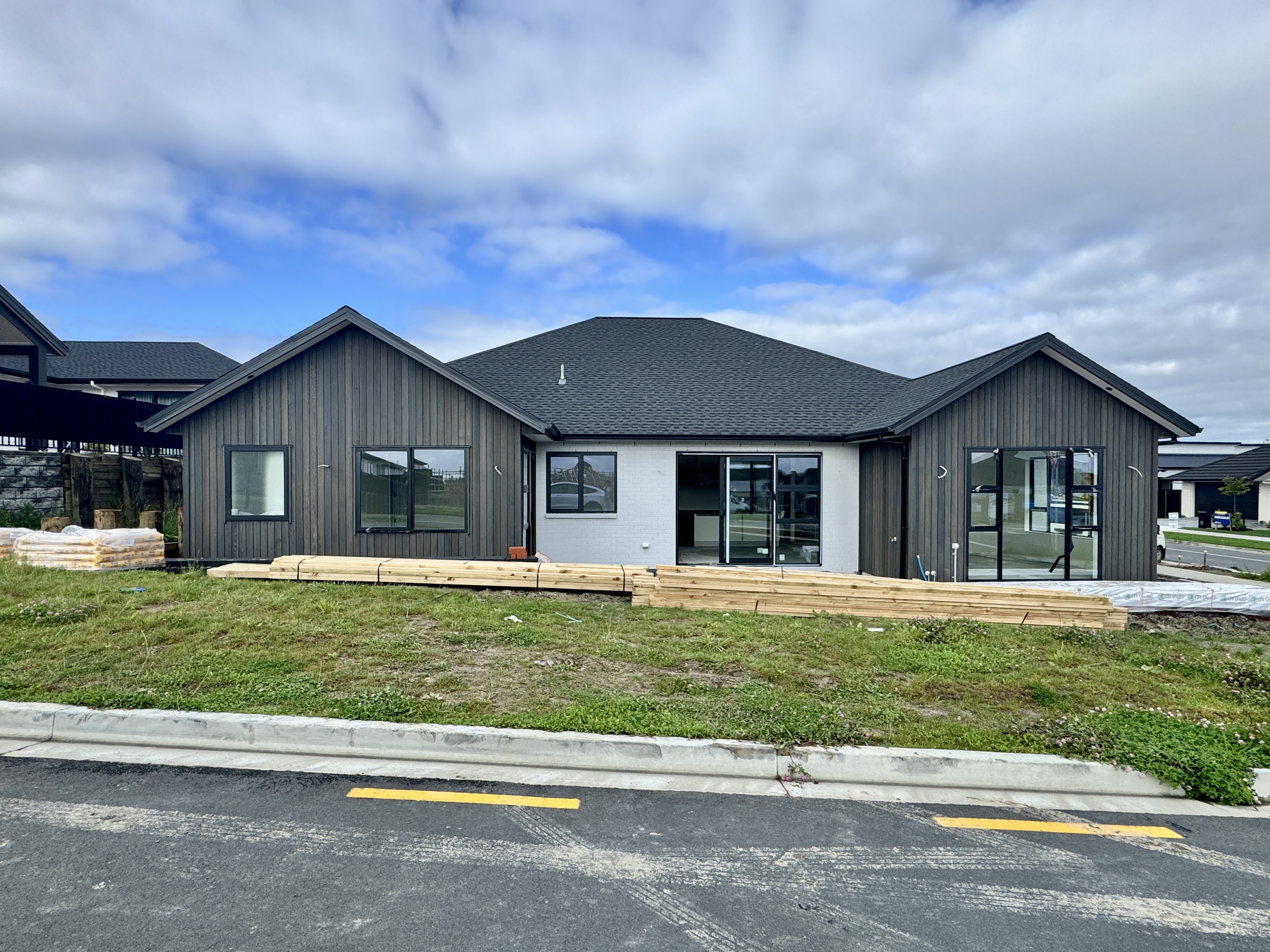 Milldale, Award-Winning Builder, Flexible Living Spaces, Property ID: 924260 | Barfoot & Thompson