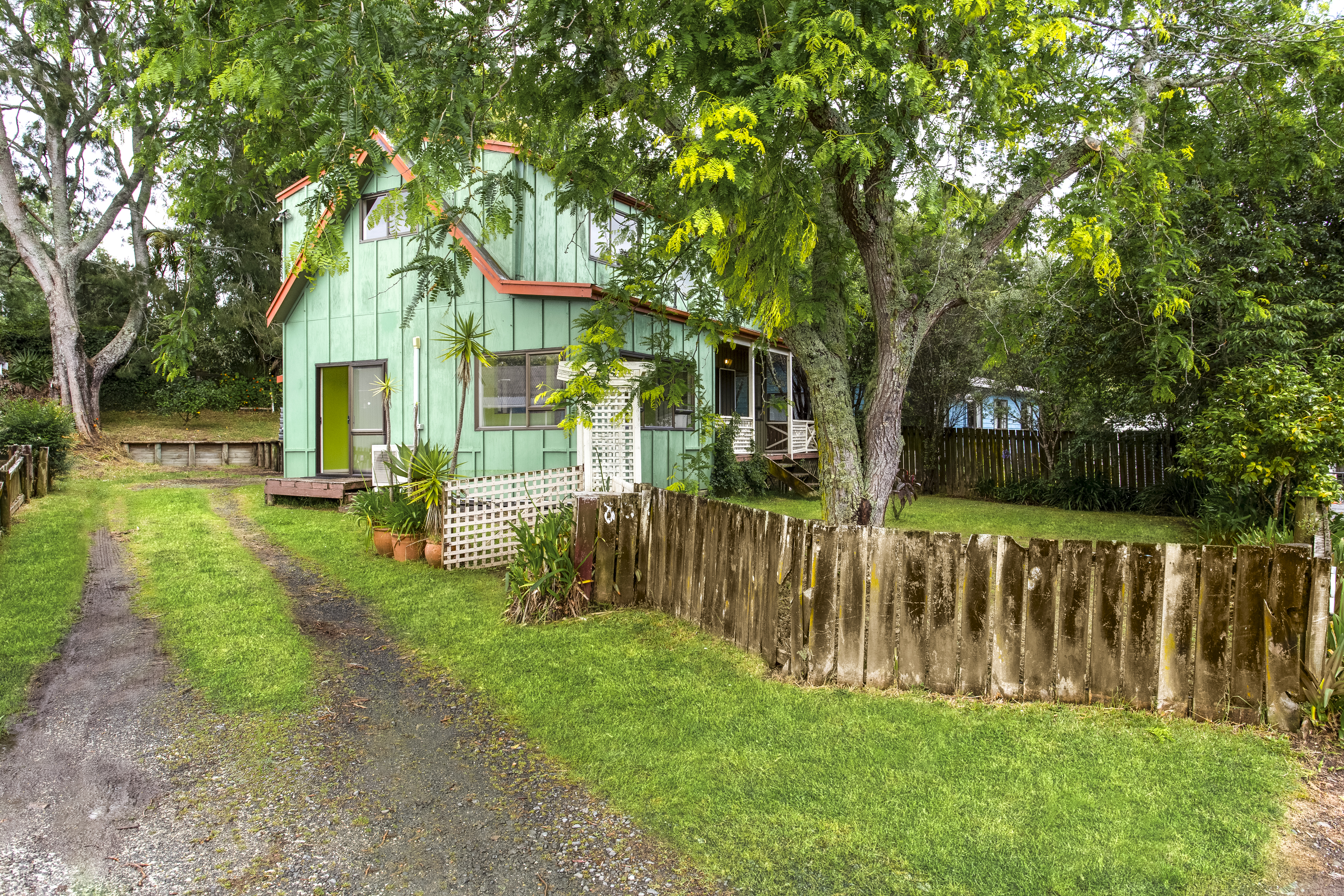 Helensville, A DOOSIE OF A DO-UP!, Property ID: 924190 | Barfoot & Thompson