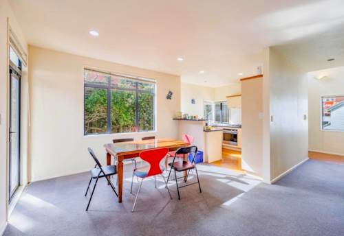 St Johns, Spacious Family Living Near Beaches, Parks & Top Schools, Property ID: 11021768 | Barfoot & Thompson