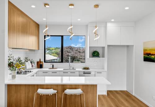 West Harbour, Bright & Spacious - Choice of 4BR or 2BR+Study , Property ID: 924707 | Barfoot & Thompson