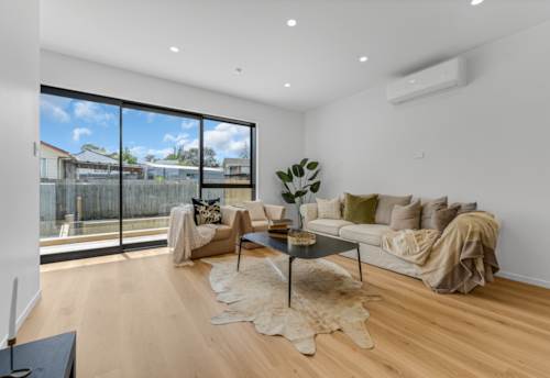 West Harbour, Bright & Spacious - Choice of 4BR or 2BR+Study , Property ID: 924707 | Barfoot & Thompson