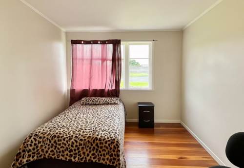 Panmure, Panmure bargain!, Property ID: 11013012 | Barfoot & Thompson