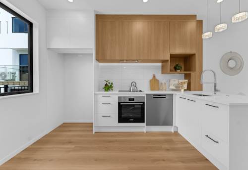 West Harbour, Bright ,Sunny & Convenient - 2BR+Study Room, Property ID: 924724 | Barfoot & Thompson