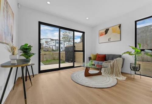 West Harbour, Bright ,Sunny & Convenient - 2BR+Study Room, Property ID: 924724 | Barfoot & Thompson