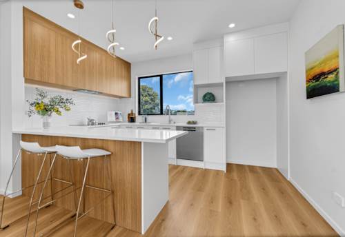 West Harbour, Bright & Spacious - 4 Bedroom with 3 bathrooms, Property ID: 924714 | Barfoot & Thompson