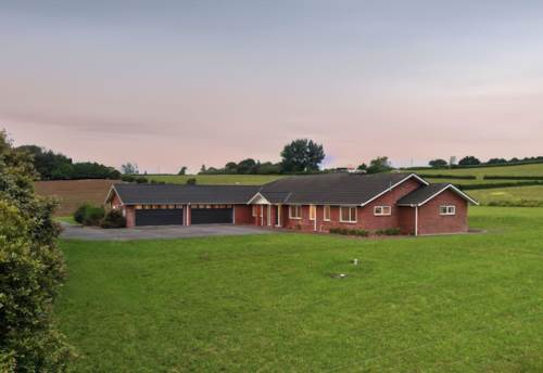 Puni, Shh it's a Secret - 397m2 House, Property ID: 915295 | Barfoot & Thompson